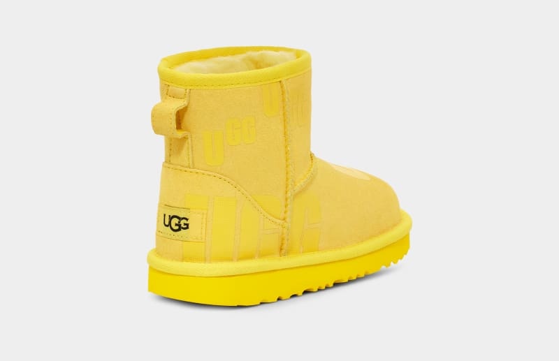 Yellow Ugg Classic Mini Scatter Graphic Kids' Boots | South Africa-0325761